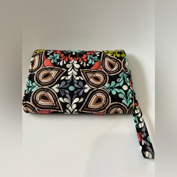 Vera Bradley NWOT Sierra Stream paisley print turn lock front wallet wristlet - Picture 3 of 9